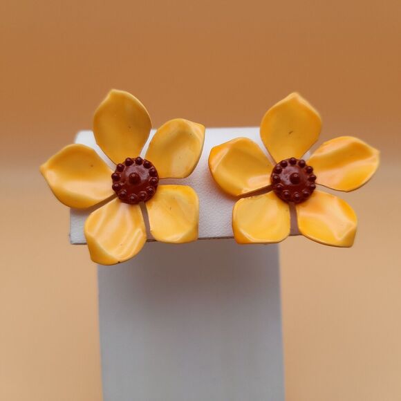 Vintage Clip On Earrings Orange Enamel Flower Brown Center - Picture 1 of 10